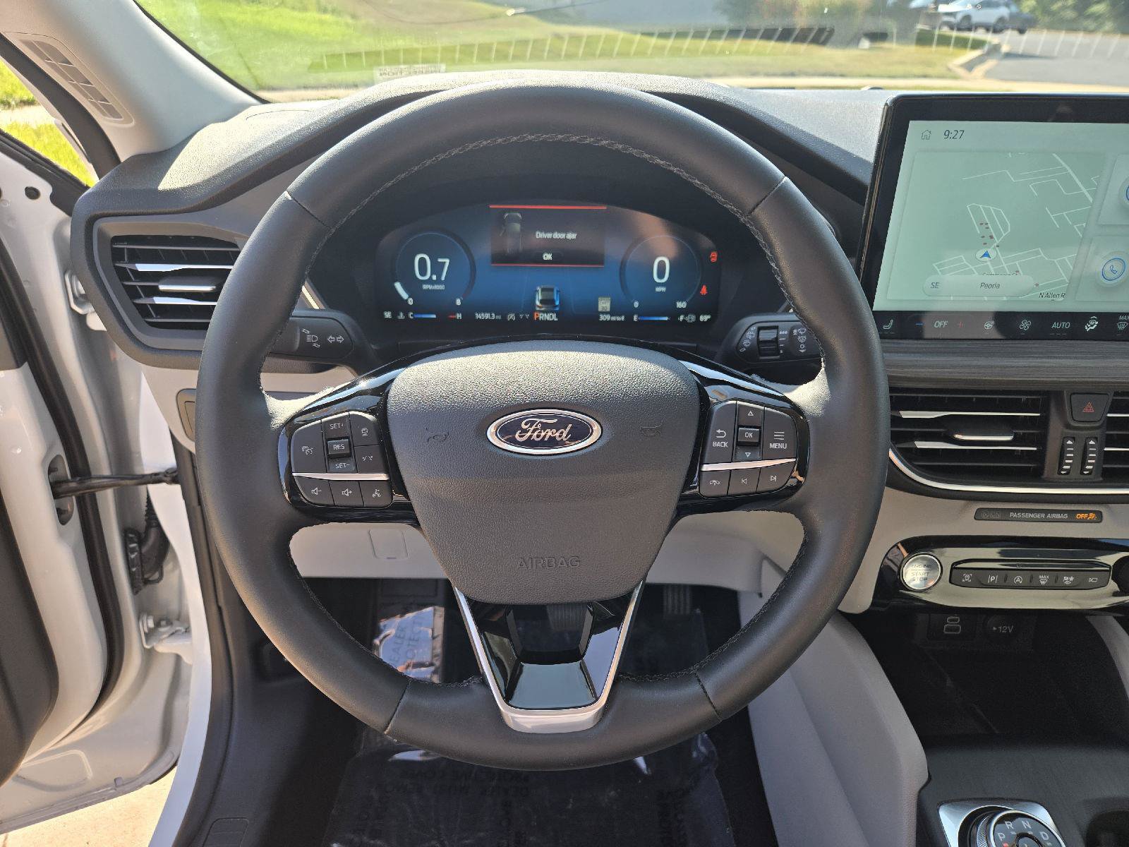 Used 2024 Ford Escape Platinum w/ Class II Trailer Tow Package AWD/4WD image 17