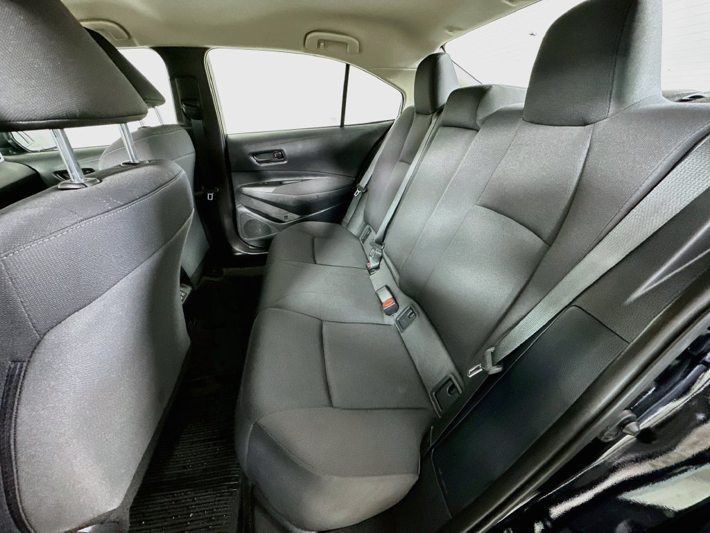 Used 2025 Toyota Corolla LE FWD image 4