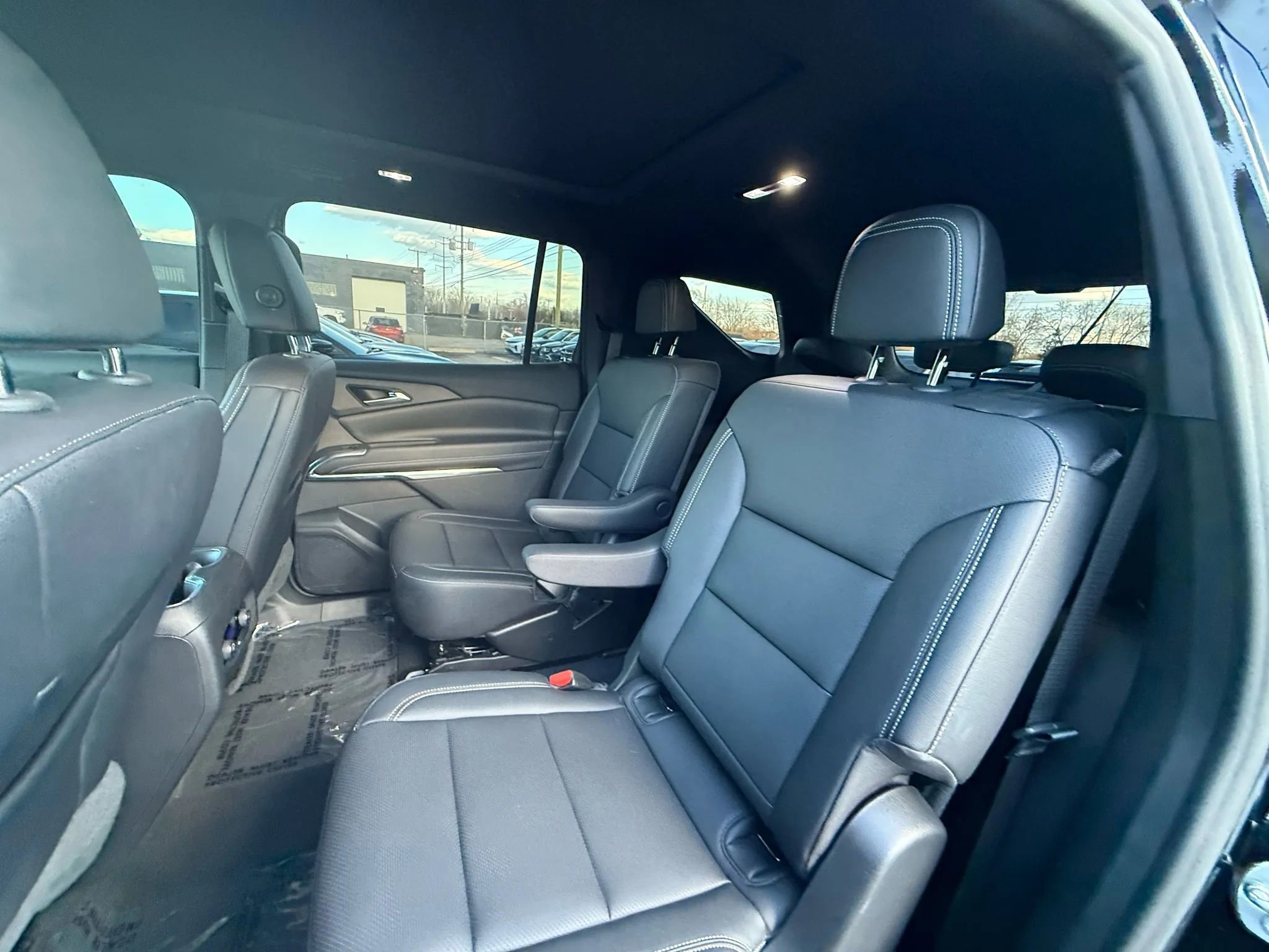 Used 2026 Chevrolet Traverse LT w/ Sun and Wheel Package image 17