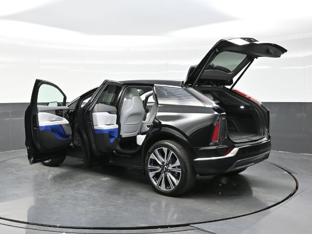 New 2027 Cadillac Optiq Premium Luxury w/ LPO, Floor Liner Package AWD/4WD image 42