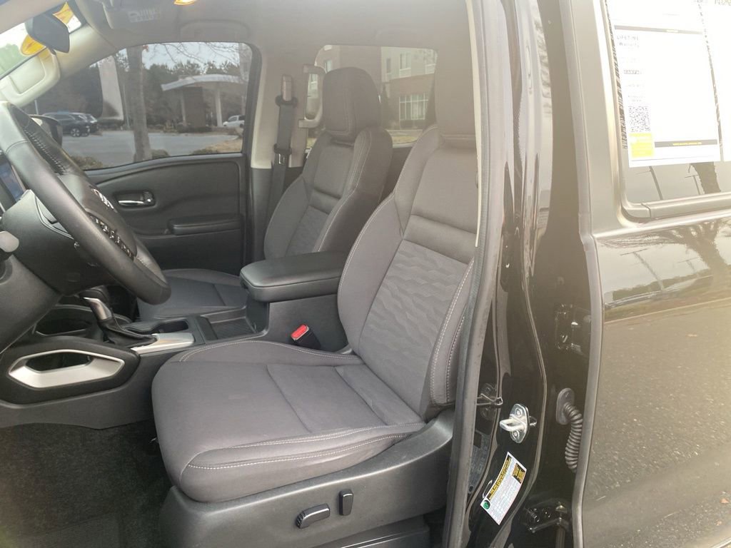 Used 2023 Nissan Frontier SV image 15