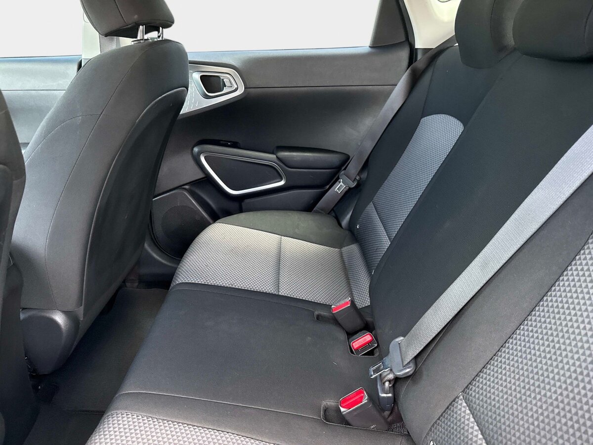 Used 2020 Kia Soul LX FWD image 13