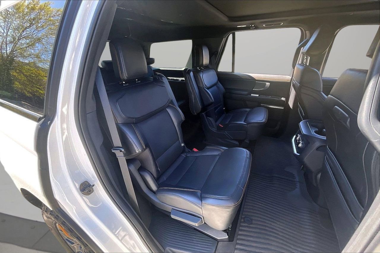 Used 2025 Ford Expedition Tremor image 26