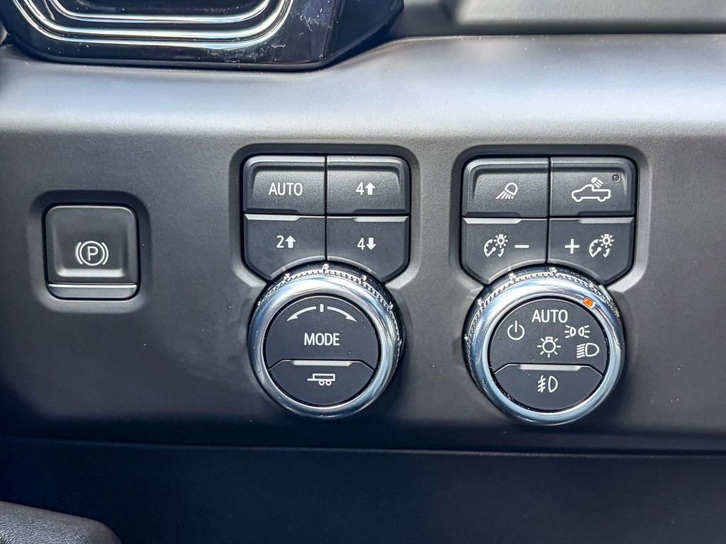 Used 2023 GMC Sierra 1500 AT4 w/ Technology Package AWD/4WD image 54