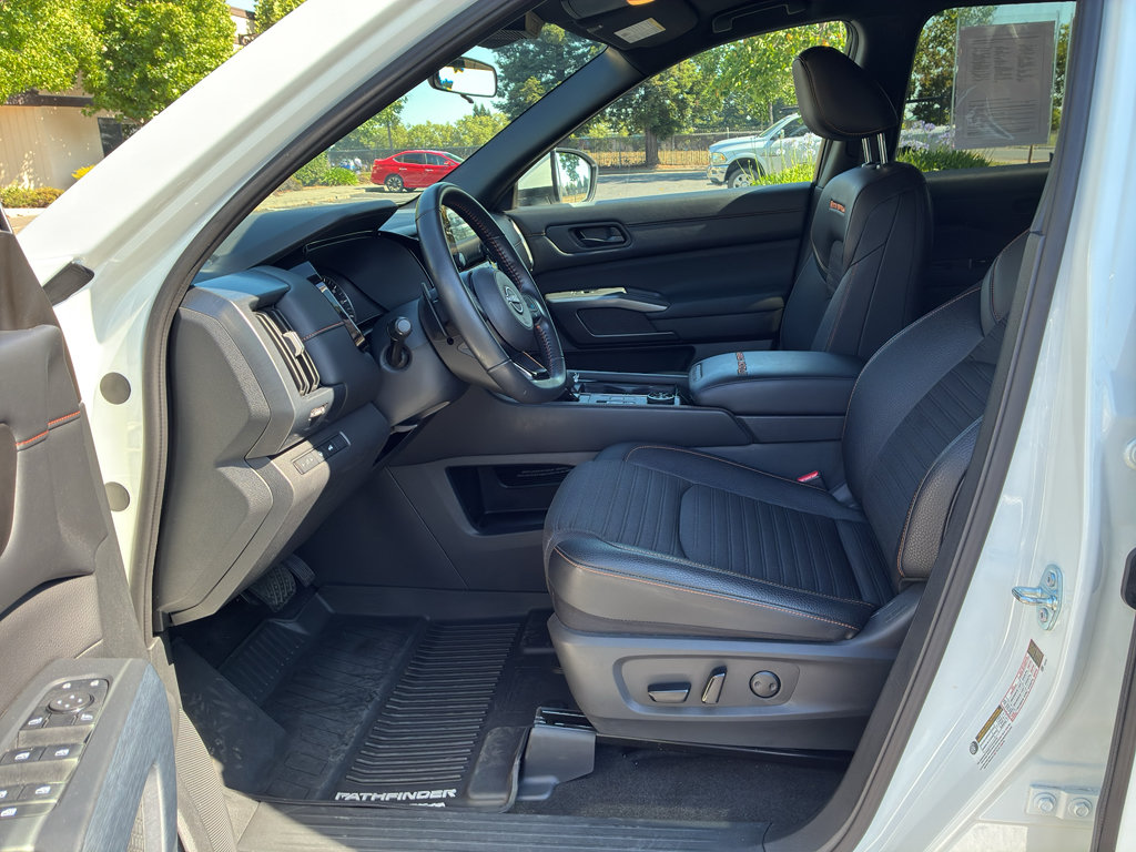 Used 2025 Nissan Pathfinder Rock Creek AWD/4WD image 19
