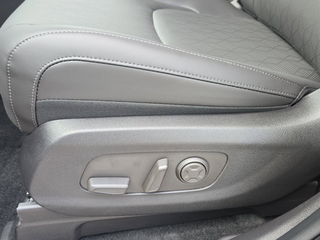 New 2026 Kia Carnival EX FWD image 22