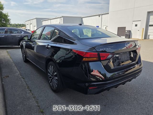 Used 2025 Nissan Altima 2.5 SV FWD image 2