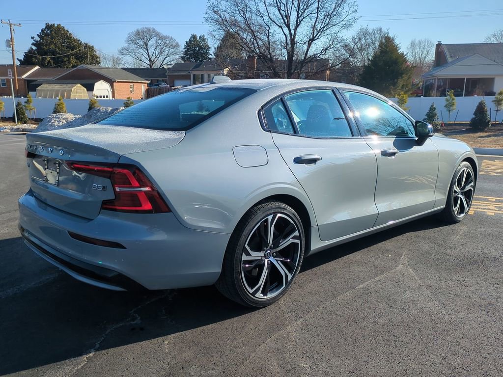 Used 2024 Volvo S60 B5 Core image 4