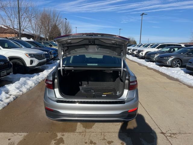 New 2026 Volkswagen Jetta SE image 9