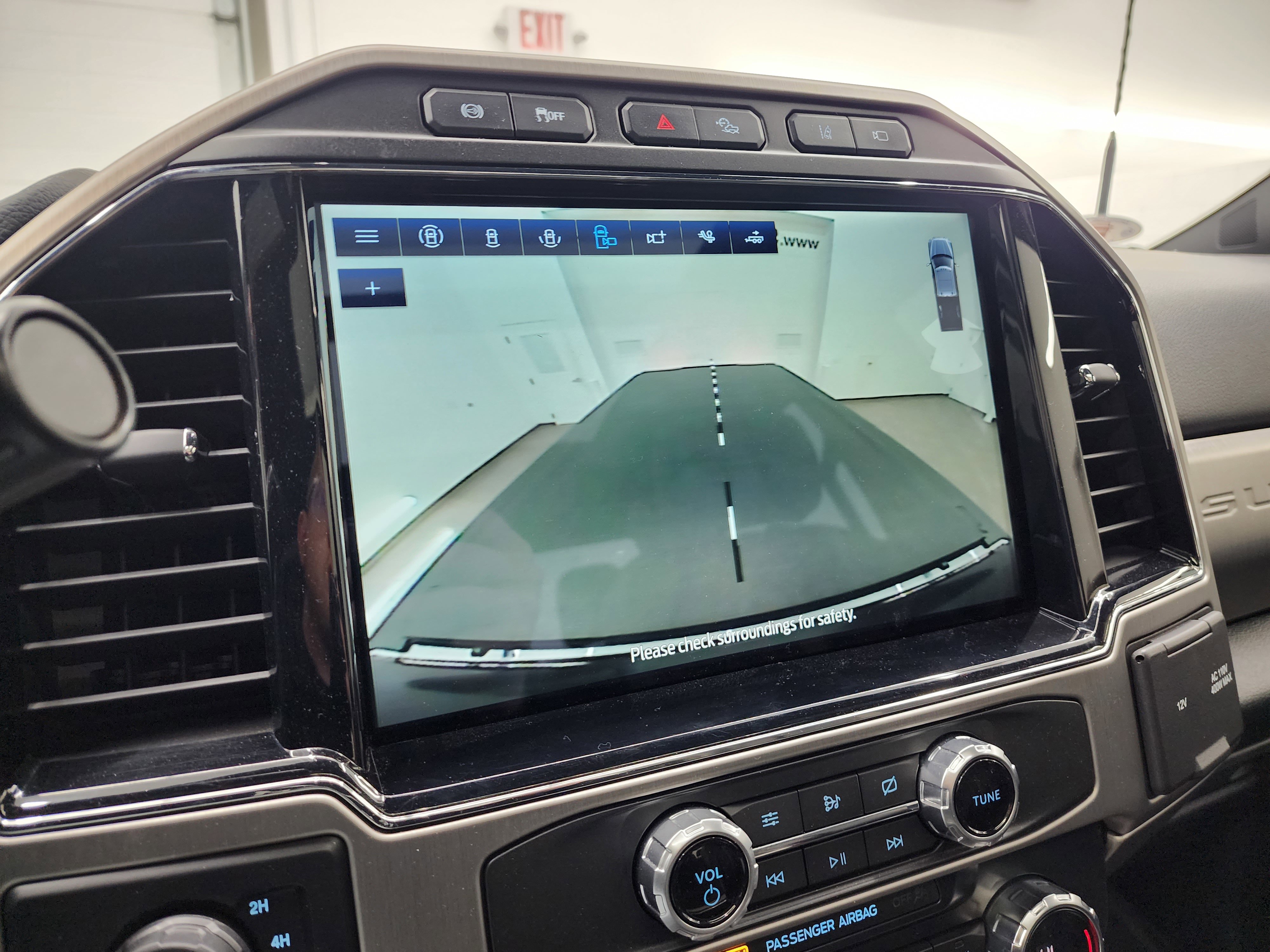 Used 2022 Ford F250 Platinum w/ Tremor Off-Road Package image 19