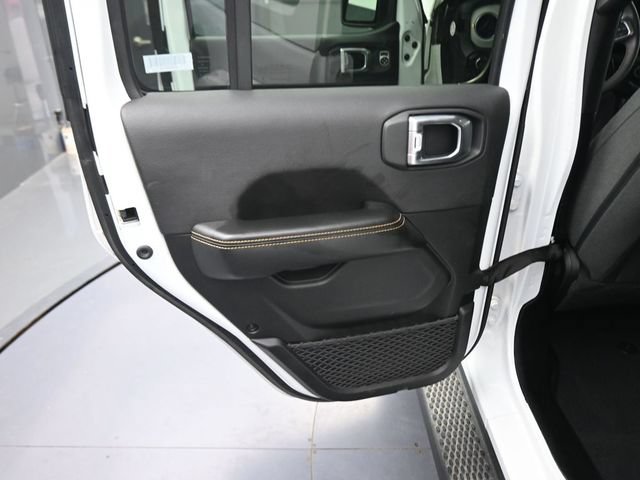 Used 2024 Jeep Wrangler Unlimited Sahara AWD/4WD image 25