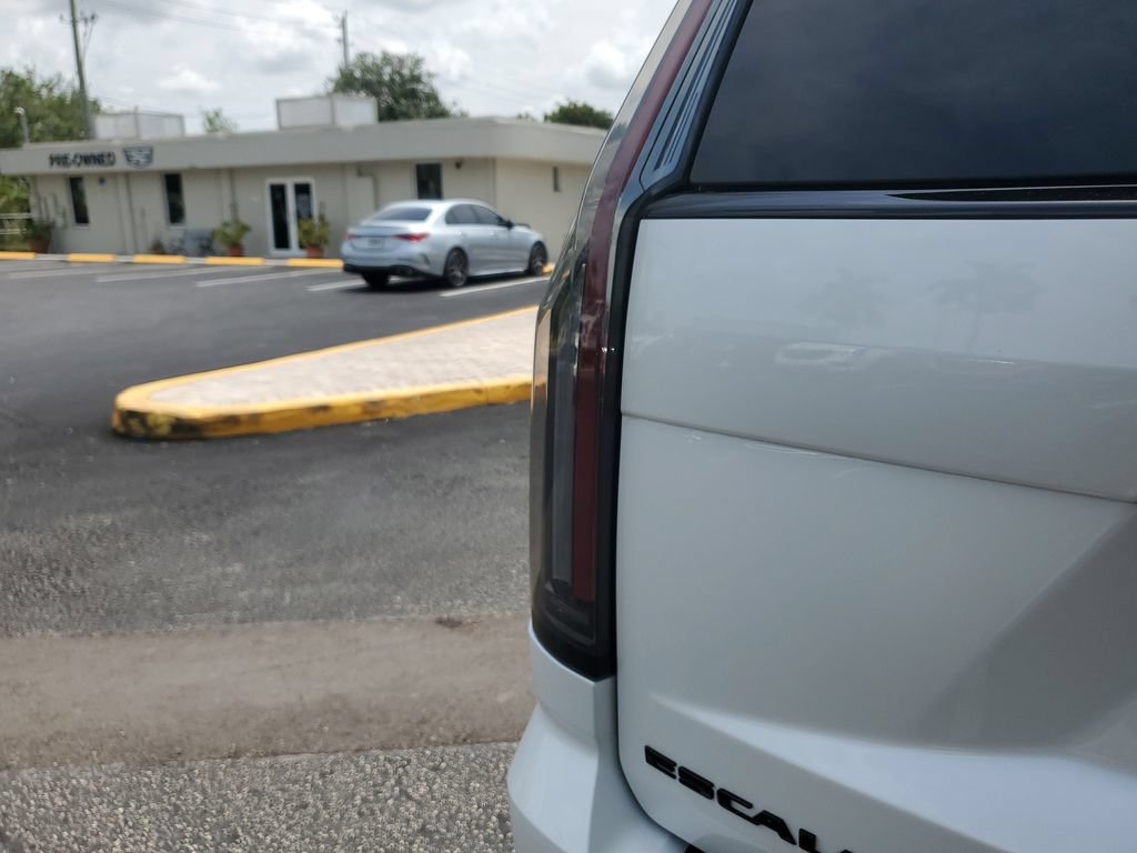 Certified 2025 Cadillac Escalade Sport Platinum AWD/4WD image 29
