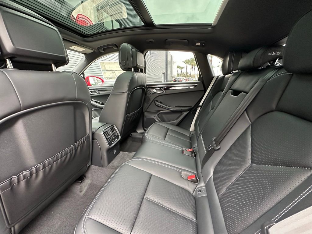 Used 2026 Porsche Macan Turbo AWD/4WD image 35