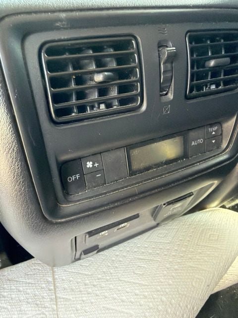 Used 2020 Nissan Pathfinder SL AWD/4WD image 26