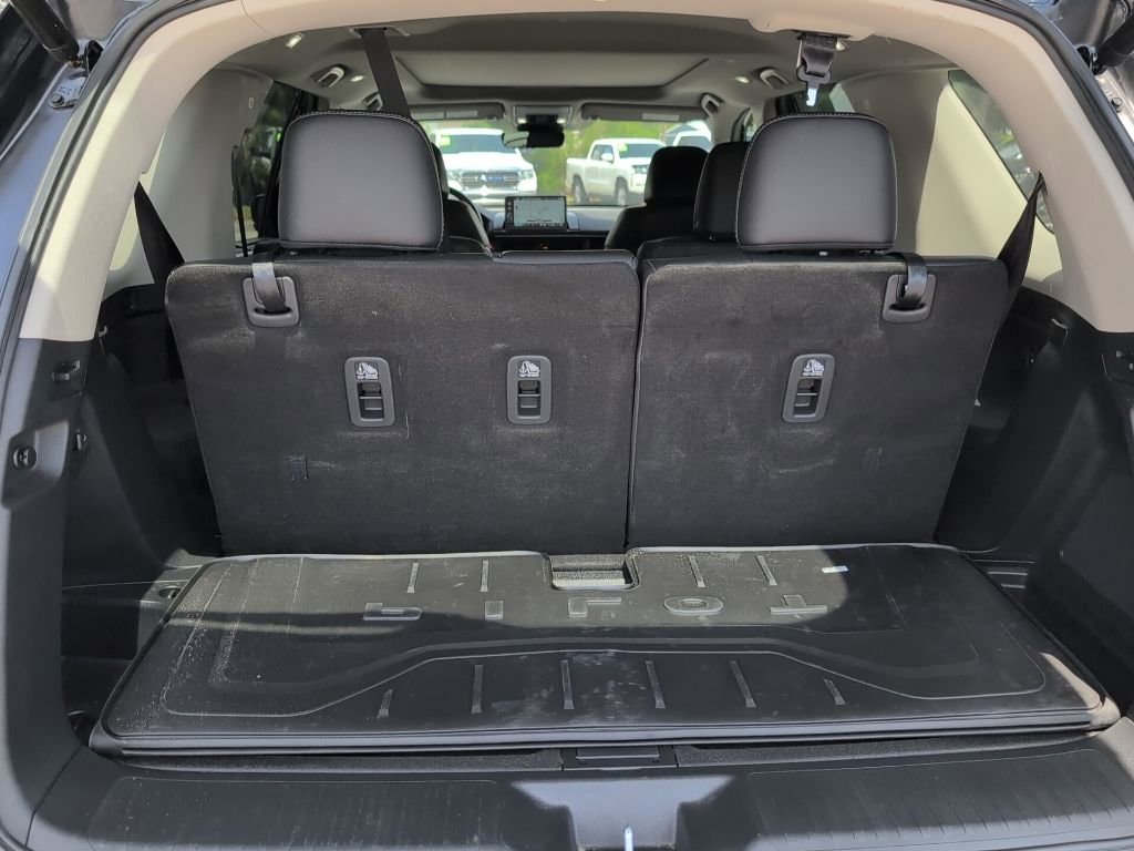 Used 2024 Honda Pilot Touring image 13
