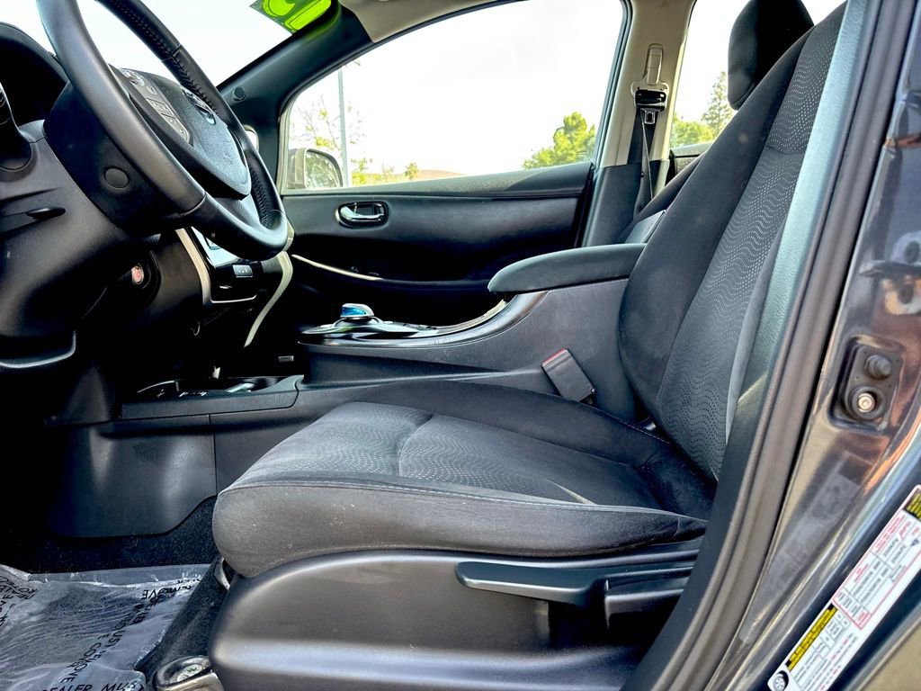 Used 2013 Nissan Leaf SV w/ LED & Quick Charge Pkg image 17