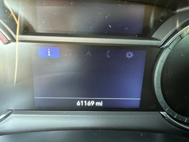 Used 2024 Cadillac XT5 Premium Luxury w/ LPO, Floor Liner Package AWD/4WD image 7