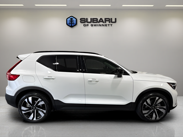 Used 2023 Volvo XC40 B5 Plus w/ Protection Package Premier AWD/4WD image 6