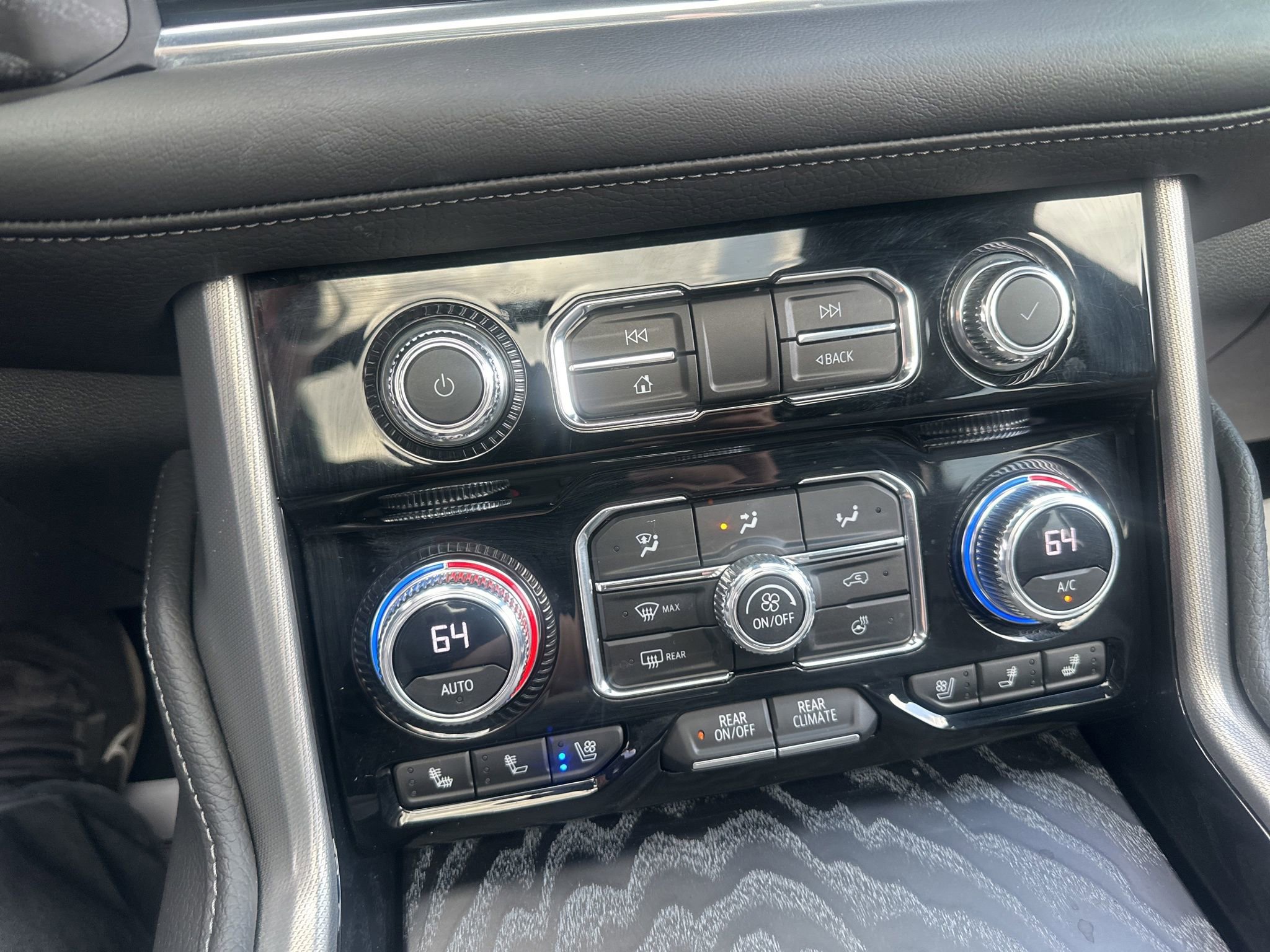 Used 2023 GMC Yukon XL Denali w/ Advanced Technology Package image 37