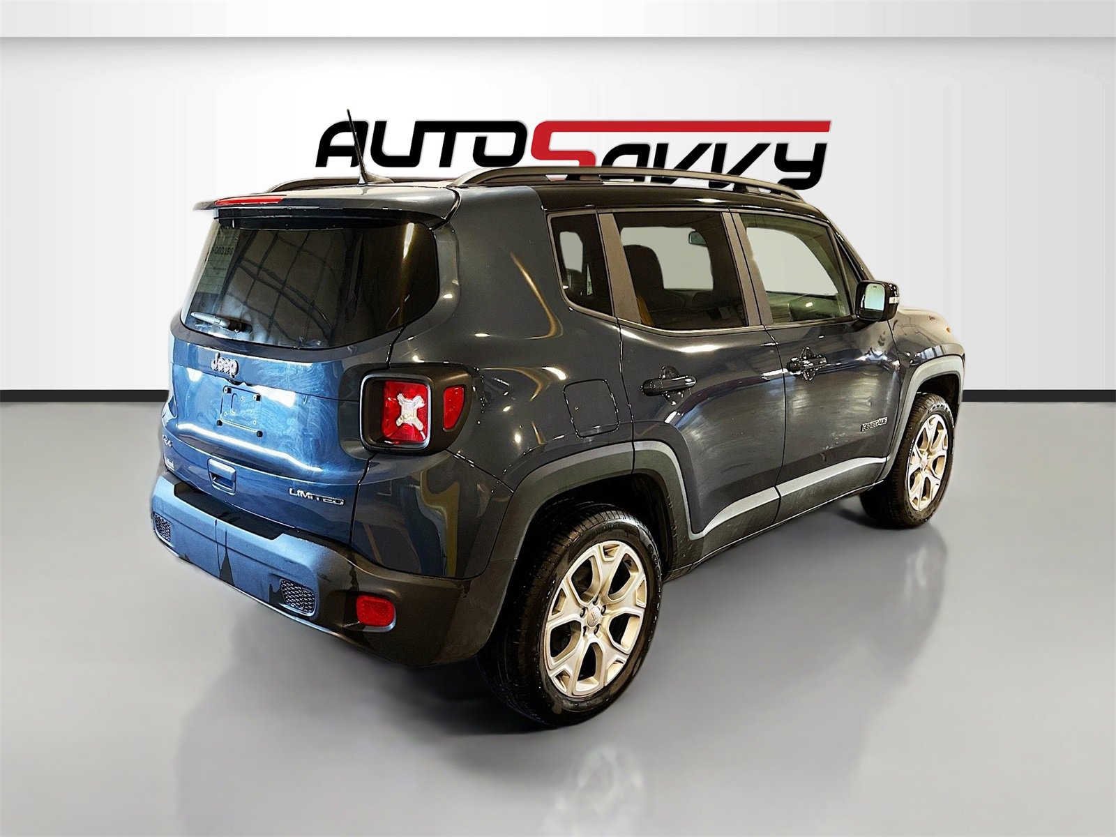 Used 2023 Jeep Renegade Limited image 7