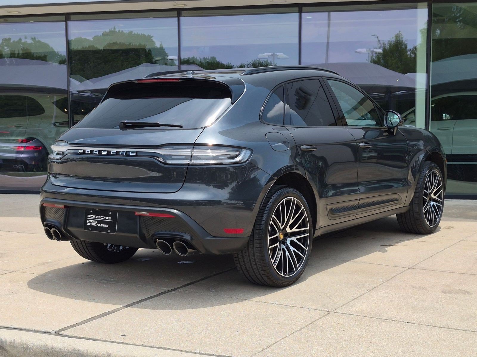 Certified 2026 Porsche Macan AWD/4WD image 9