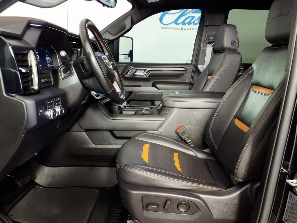 Used 2024 GMC Sierra 2500 AT4 w/ AT4 Premium Plus Package AWD/4WD image 8