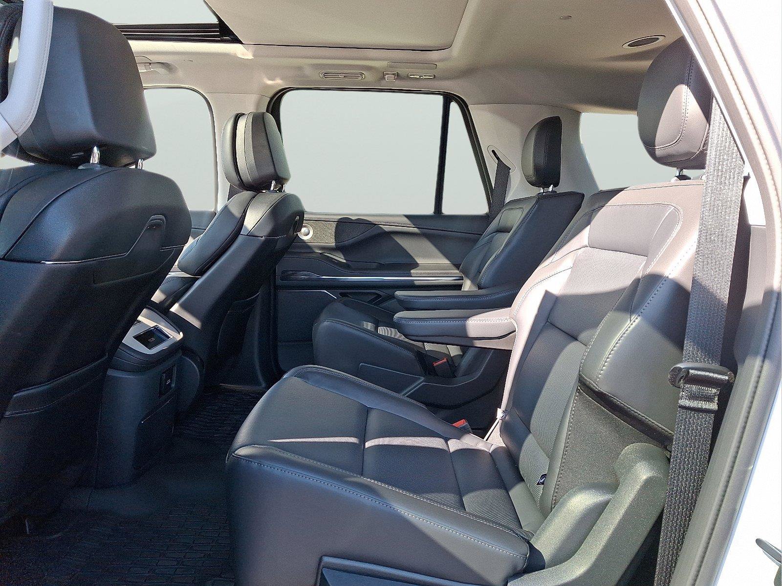 New 2025 Lincoln Navigator L Reserve AWD/4WD image 7
