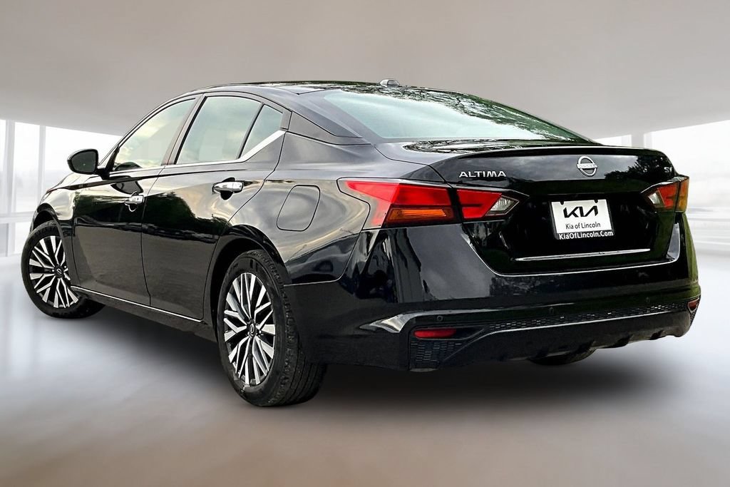 Used 2024 Nissan Altima 2.5 SV FWD image 4