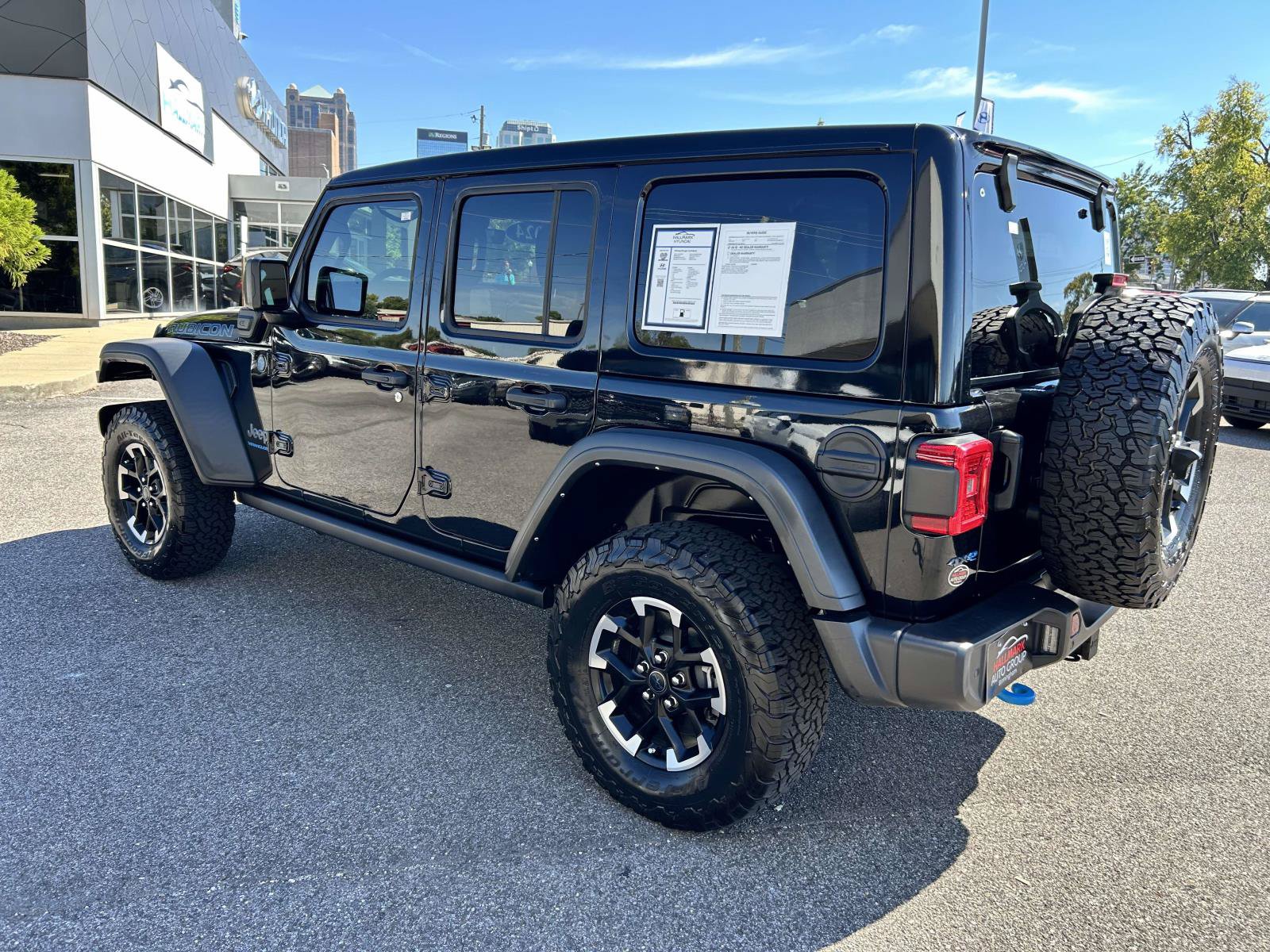Used 2024 Jeep Wrangler Unlimited Rubicon 4xe w/ Technology Group AWD/4WD image 4