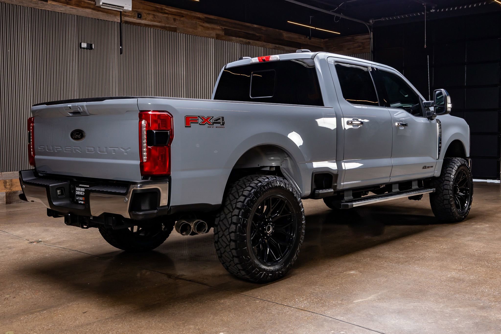 Used 2025 Ford F250 Lariat w/ Chrome Package AWD/4WD image 9