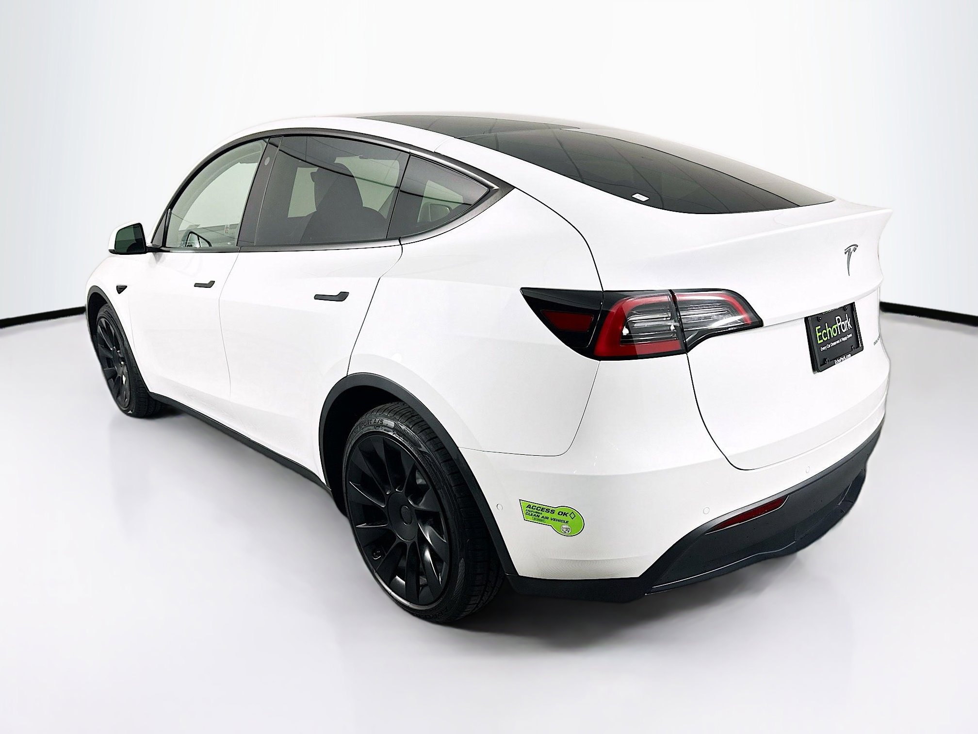 Used 2022 Tesla Model Y Long Range AWD/4WD image 5