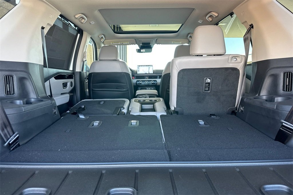 New 2025 Honda Pilot Touring image 17