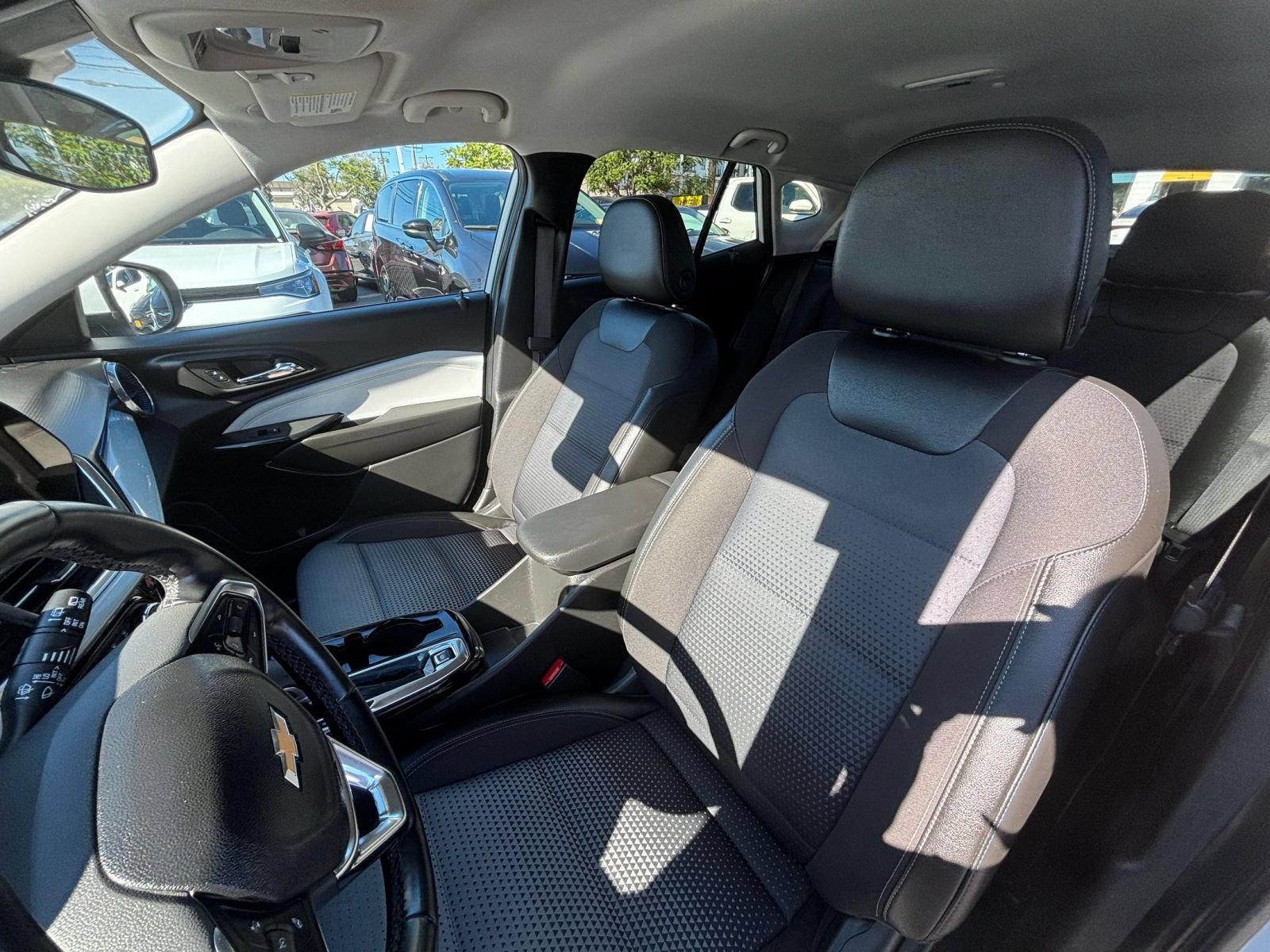 Used 2025 Chevrolet Trax LT w/ LT Convenience Package FWD image 68