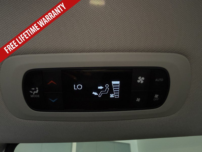 Used 2024 Chrysler Pacifica Limited FWD image 44