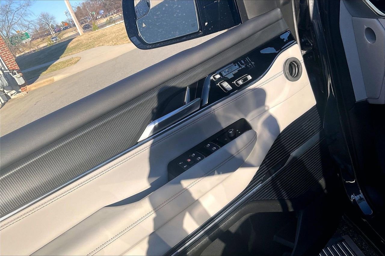 New 2026 Jeep Grand Wagoneer L Summit w/ Premium Group III image 31