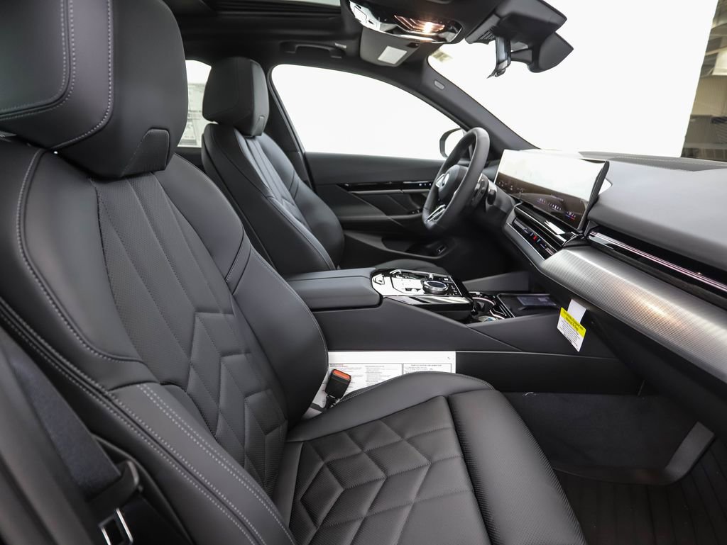 New 2026 BMW 530i xDrive w/ M Sport Package image 31