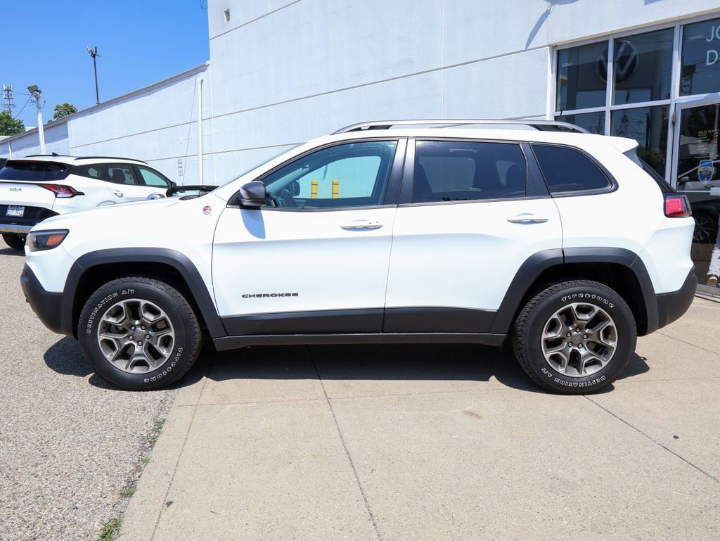 Used 2020 Jeep Cherokee Trailhawk w/ Cold Weather Group AWD/4WD image 2