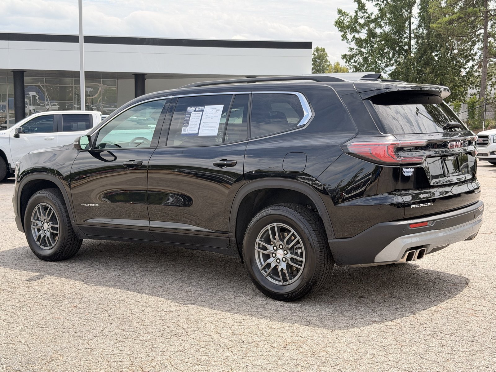 Used 2025 GMC Acadia Elevation FWD image 10