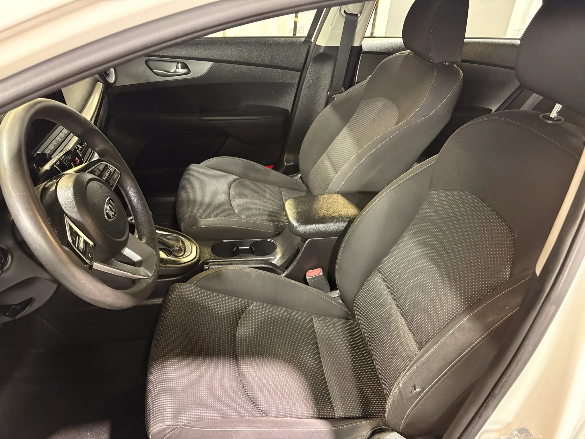 Used 2020 Kia Forte LXS FWD image 9
