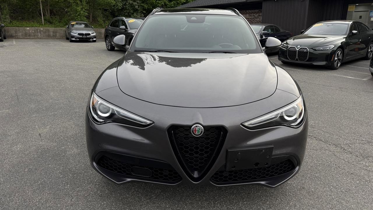 Used 2023 Alfa Romeo Stelvio Sprint AWD/4WD image 16