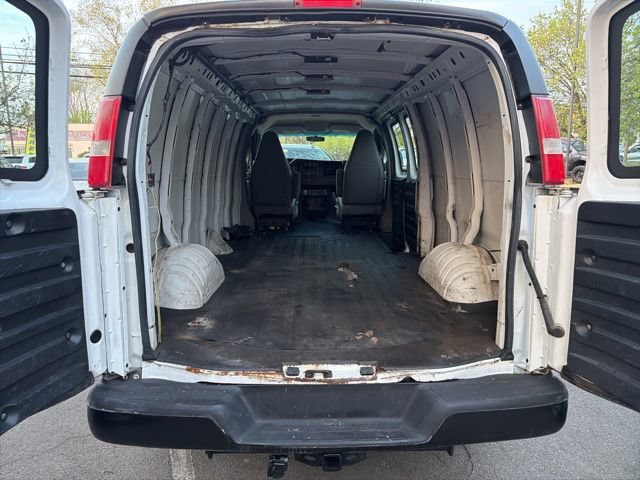 Used 2016 Chevrolet Express 3500 Extended RWD image 6