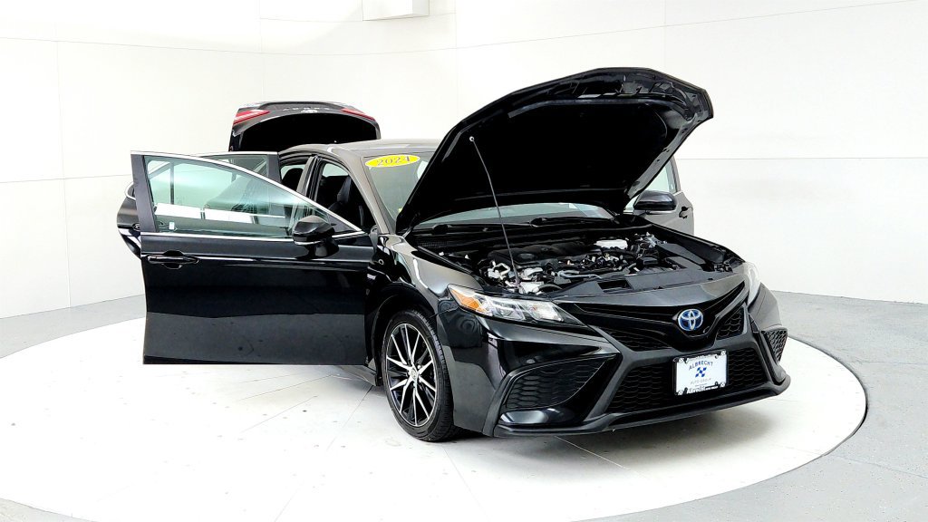 Certified 2024 Toyota Camry SE FWD image 9