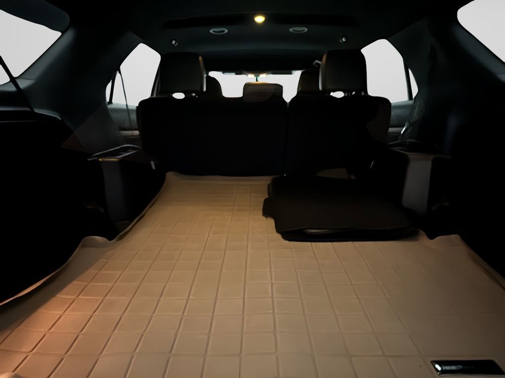 Used 2016 Ford Explorer XLT w/ Equipment Group 202A AWD/4WD image 20