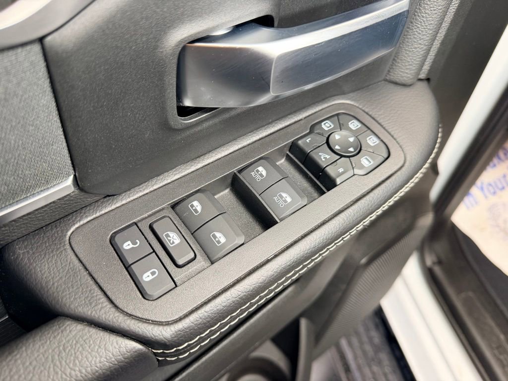 Used 2025 RAM 2500 Big Horn AWD/4WD image 4
