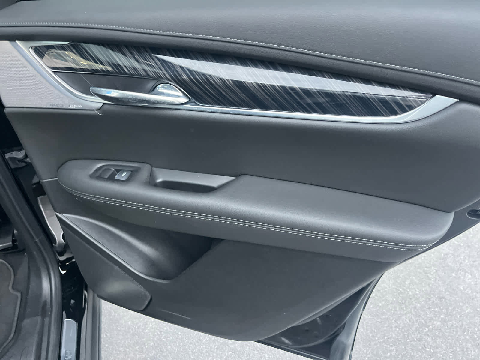 Used 2025 Cadillac XT6 Premium Luxury image 44