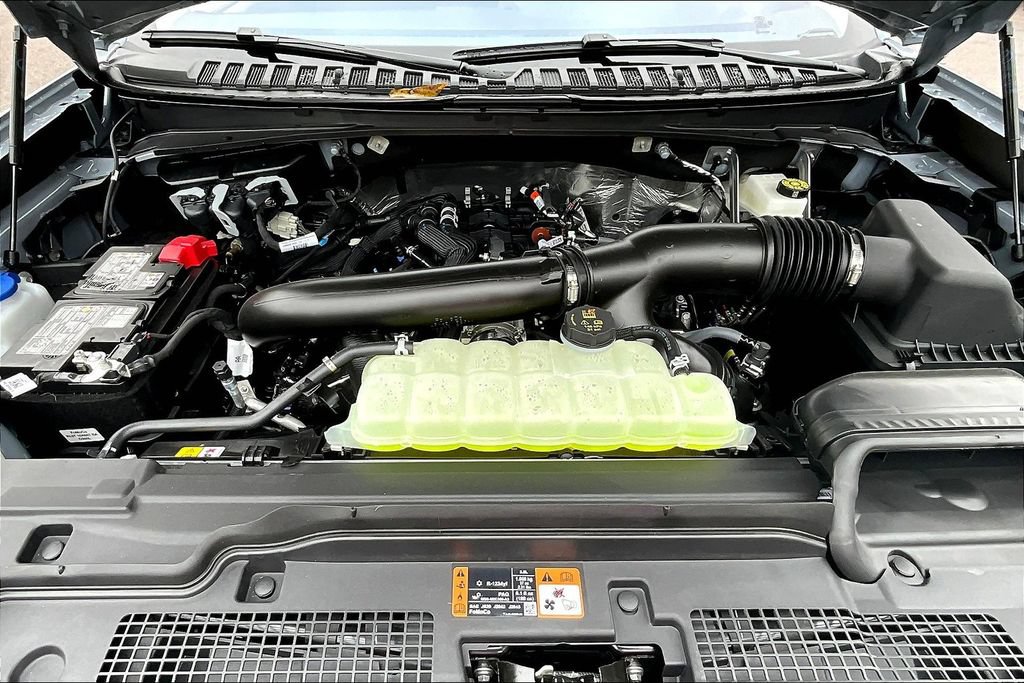 Certified 2025 Ford Expedition Active AWD/4WD image 15