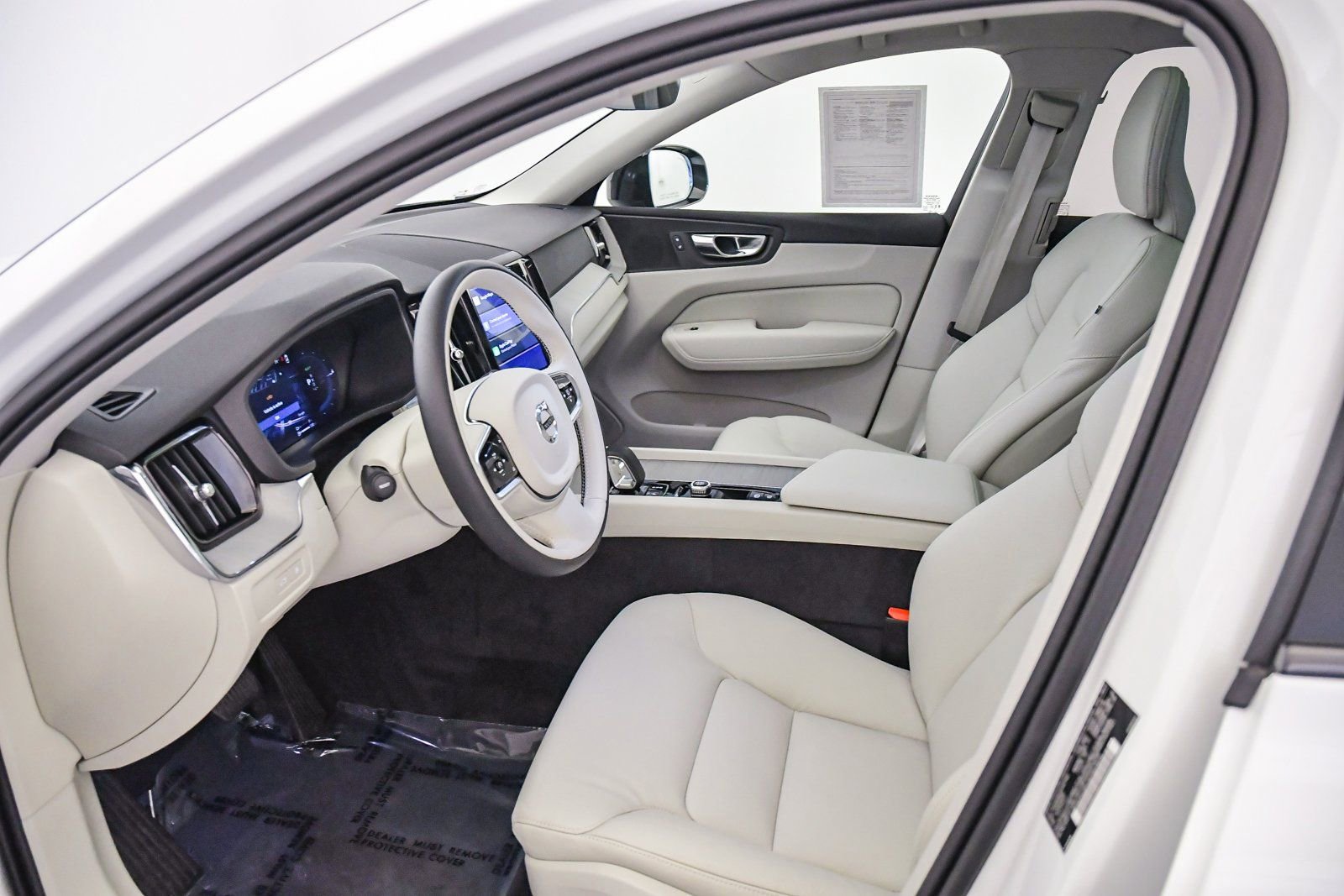 Used 2025 Volvo XC60 T8 Plus w/ Protection Package Premier image 16