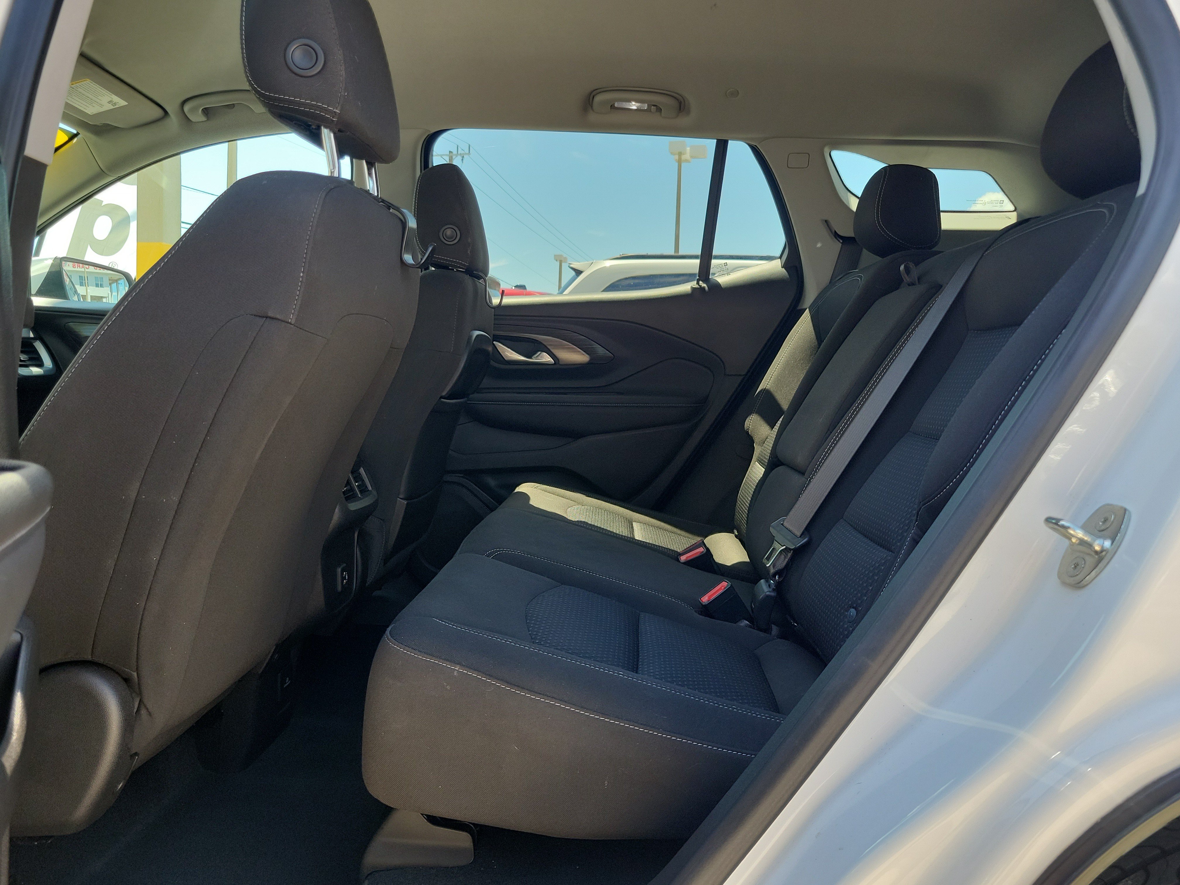 Used 2022 GMC Terrain SLE w/ Driver Convenience Package FWD image 8