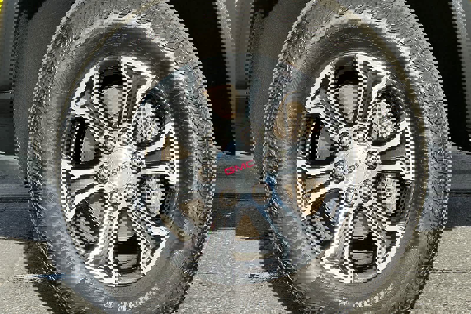 Used 2023 GMC Canyon AT4 w/ AT4 Premium Package image 25