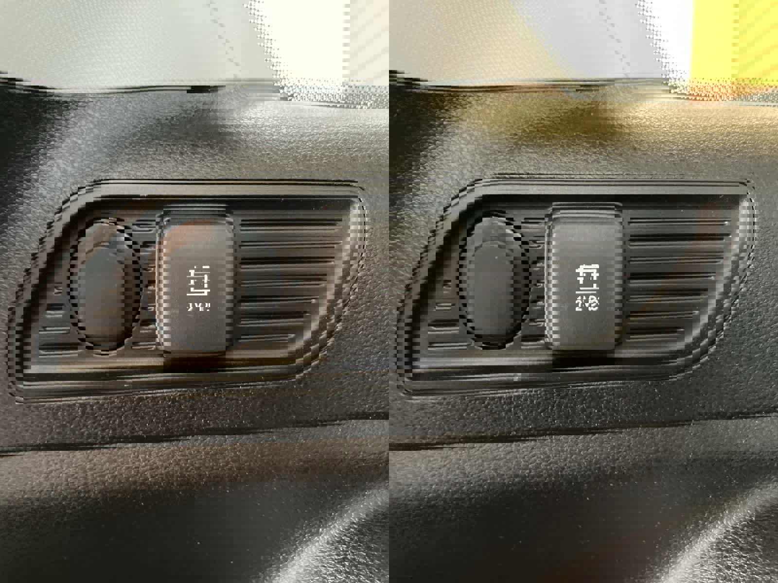 Used 2023 Jeep Grand Cherokee Limited image 31